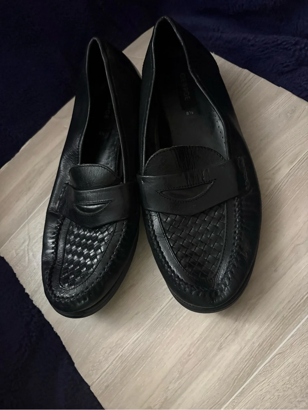George men’s black leather loafer